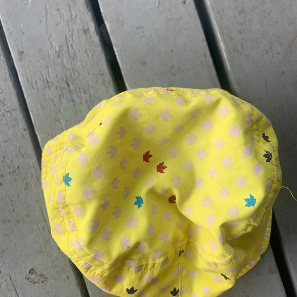 HBC Olympic maple leaf yellow bucket  hat - Picture 8 of 10